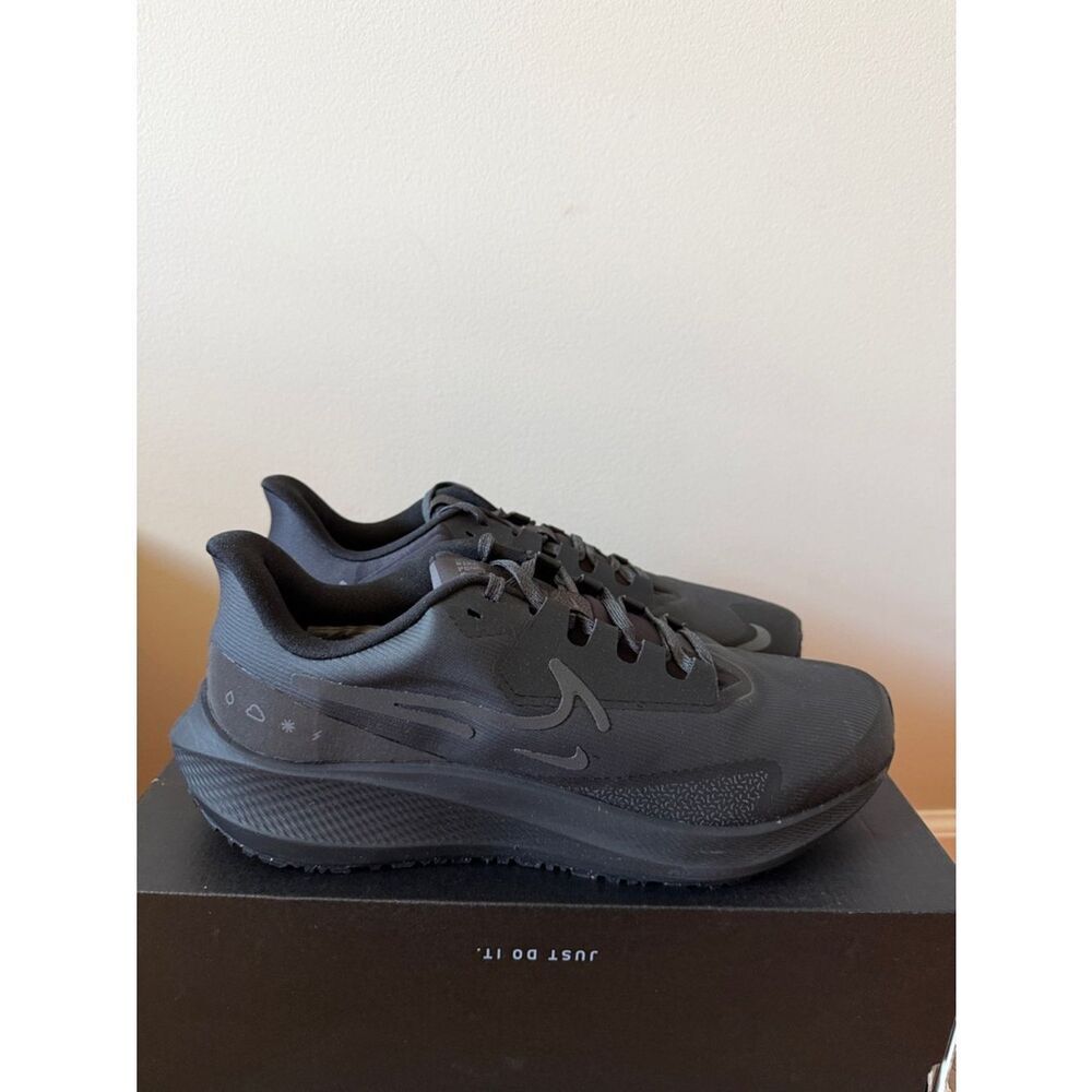 Nike Air Zoom Pegasus Shield Black DO7626-001 Women’s Size 10.5